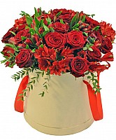 Mix of Red Roses and... image 0